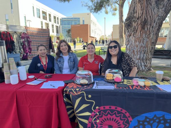 Café y Consejería: sweet treats and sweet information